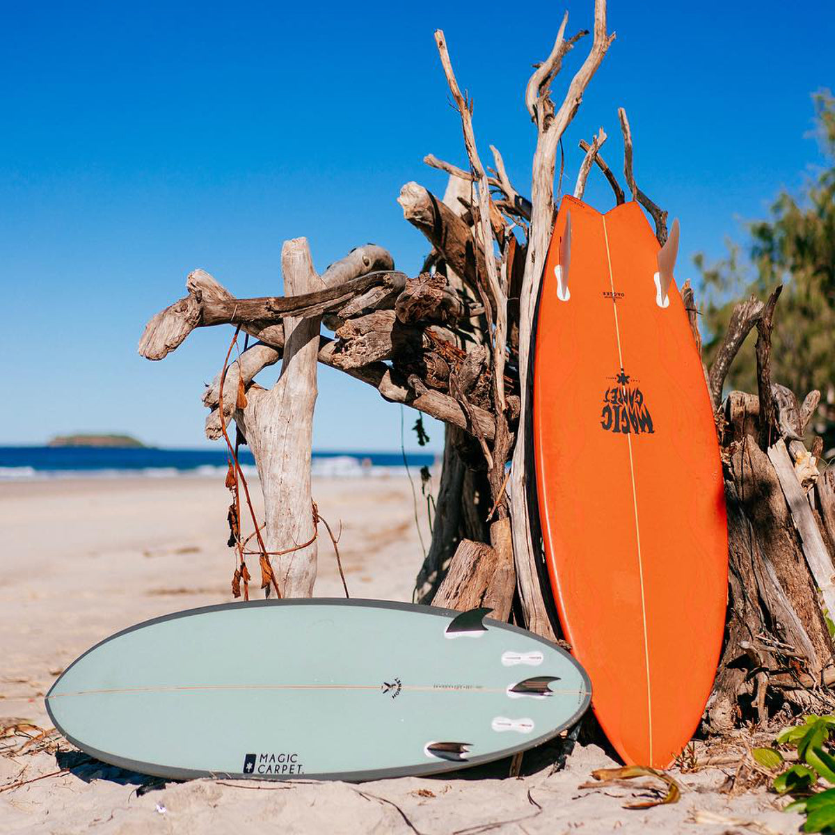 Magic Carpet Hornet 6’2 PE - 5 fin FCS2