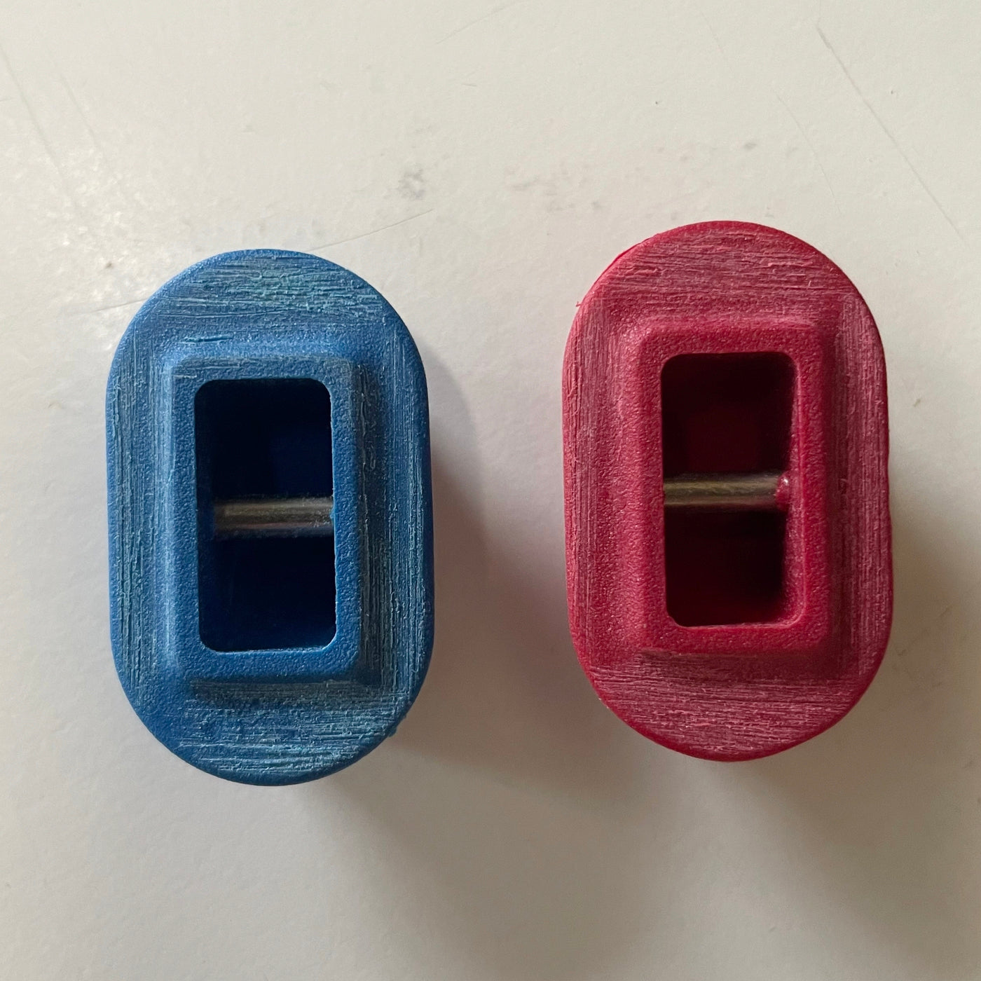 Futures leash plug