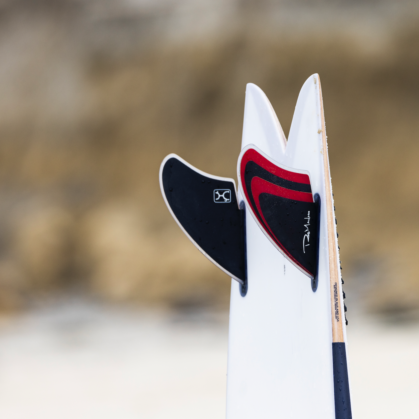 Endorfins TWIN - Machado Twin Keel double tab - Red / Black (SCREWS INTO FCSII FIN BOX)