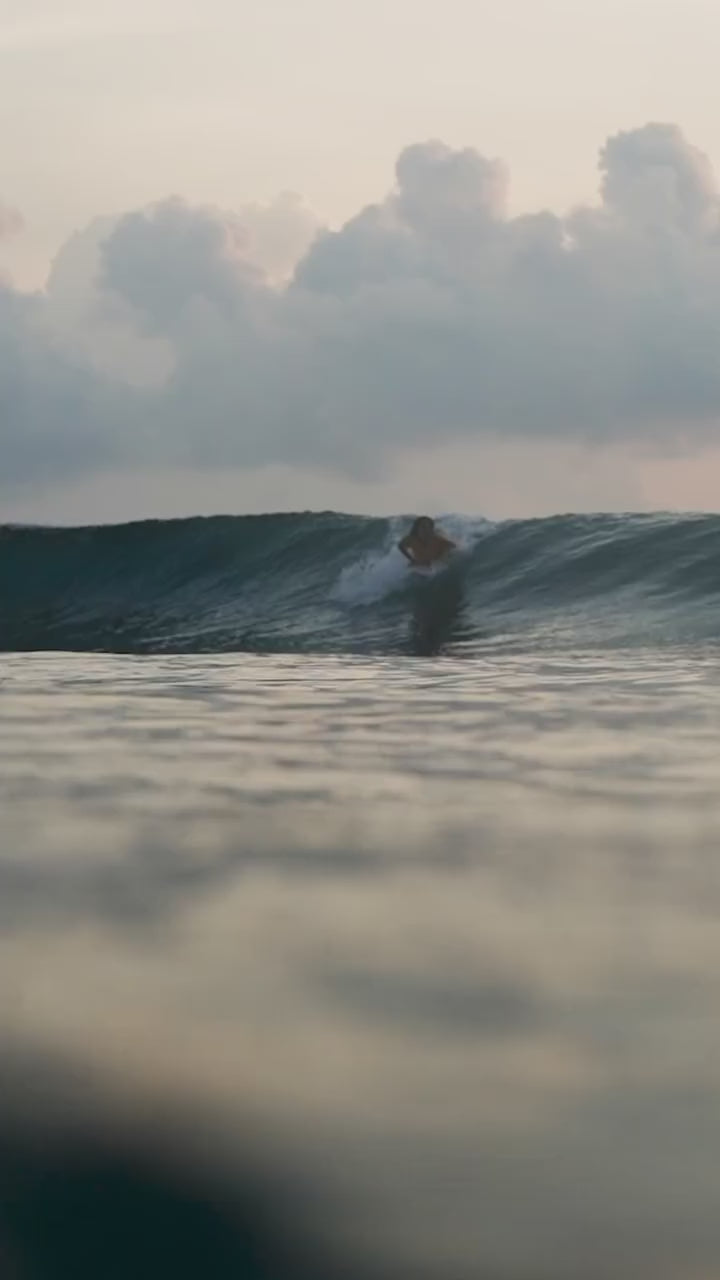 Load and play video in Gallery viewer, Haydenshapes Atelier Performance Cruiser 6'2 Clear - Futures Fins