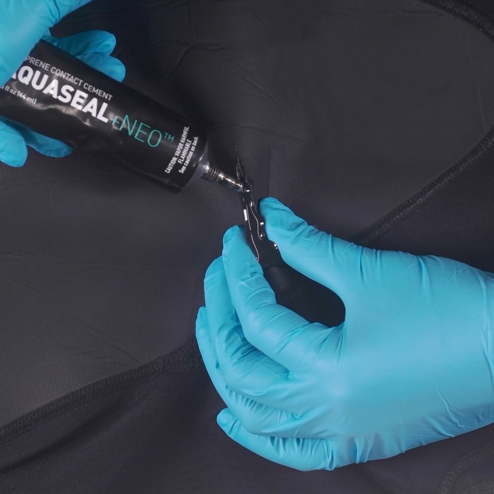 Repair Neoprene - Gearaid AQUASEAL+NEO (Neoprene contact cement) 1.5oz