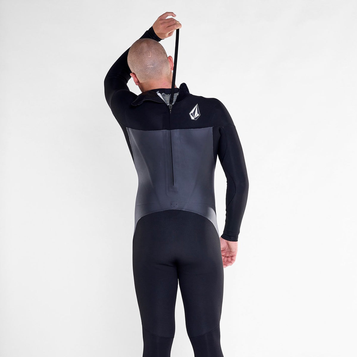 4/3mm Men's Volcom Back Zip Fullsuit (with inner liner)
