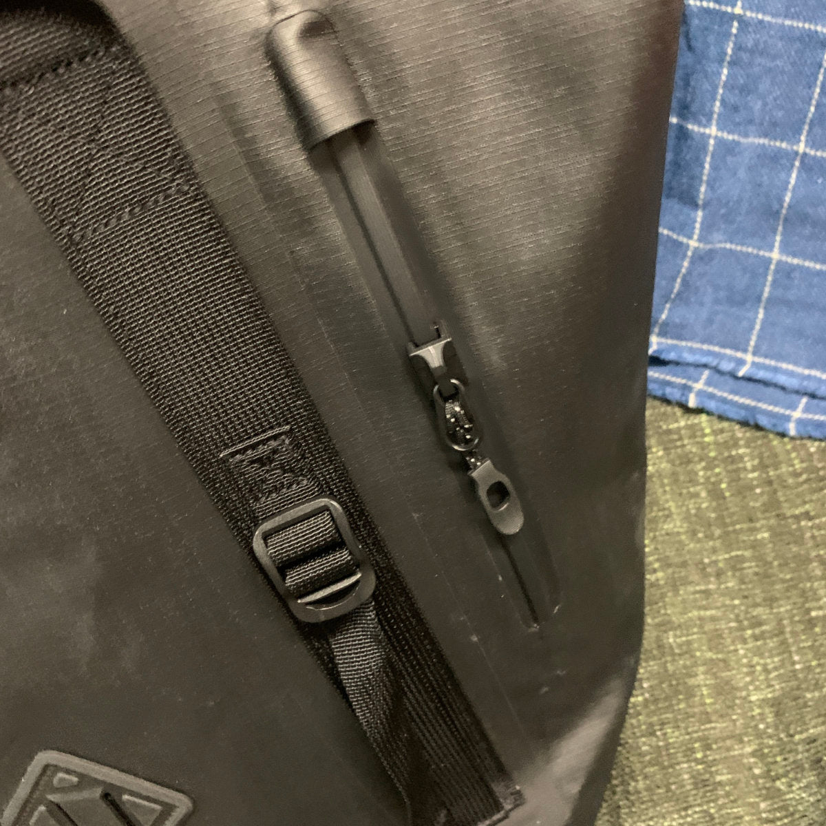 Travel Luggage - Dakine Cyclone Tote Backpack 27L - Cyclone Black