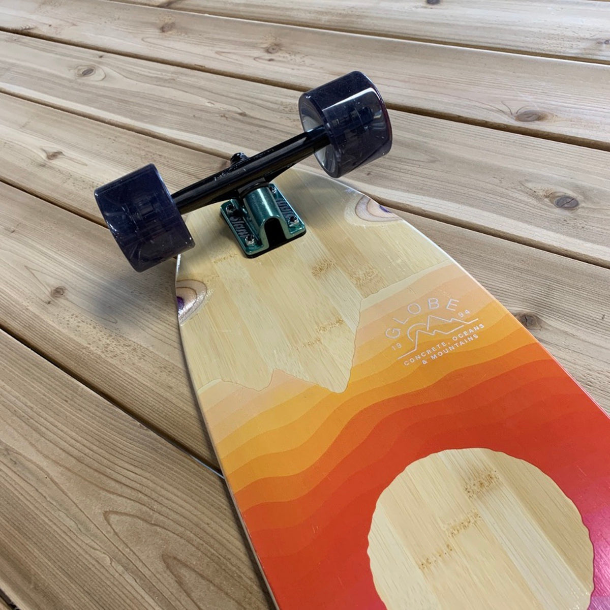 Globe - Arcadia Cruiser - Bamboo/Mountains