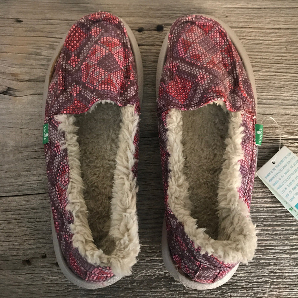 
                  
                    Womens Sanuks I CAN'T QUILT YOU pink textile - fuzz shoes
                  
                