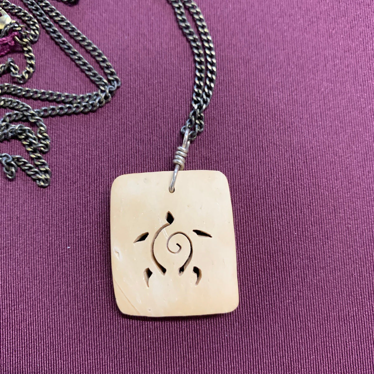 Jewellery - One Heart - Necklace - Coconut pendant