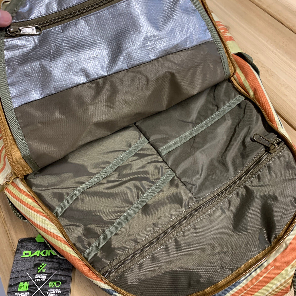 Travel Luggage - Dakine Backpack Interval Wet/Dry 24L Standstone