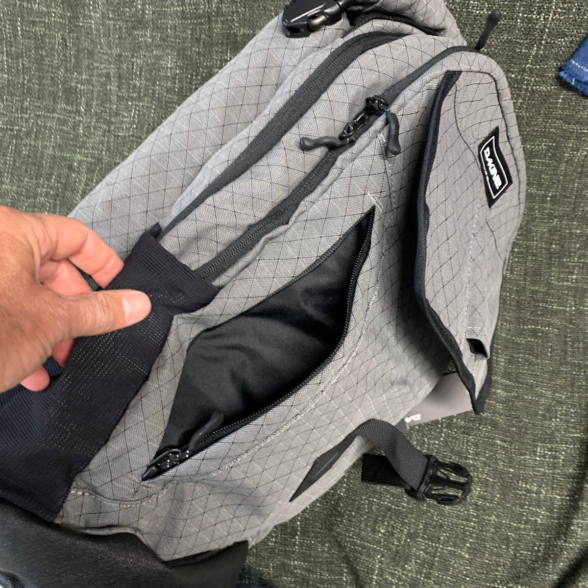 Travel Luggage - Dakine Mission Surf DLX Wet/Dry Backpack 32L - Griffin