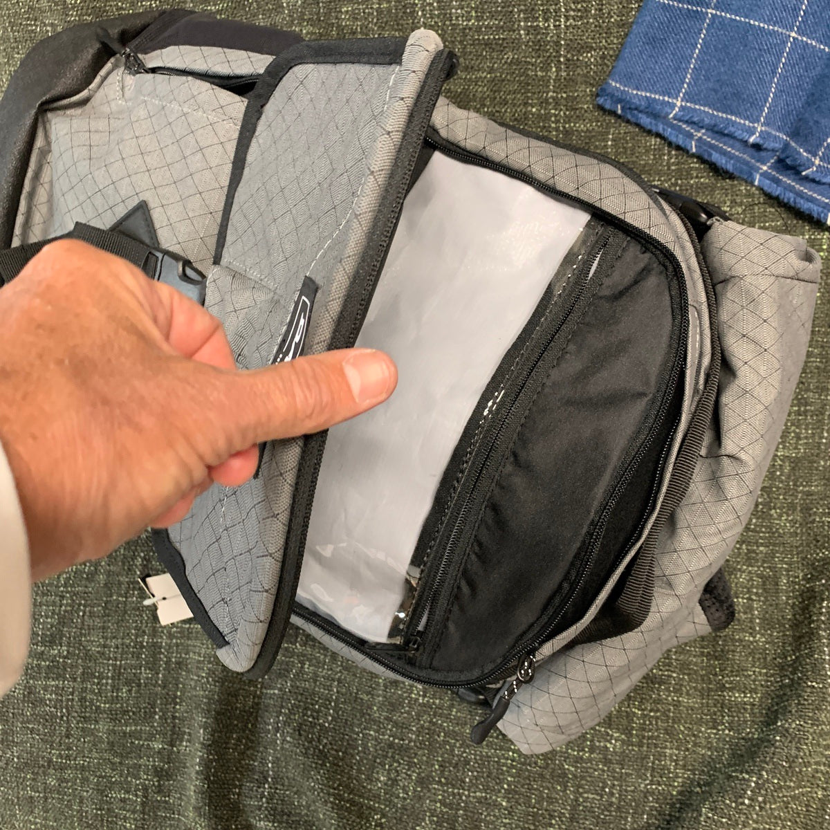 Travel Luggage - Dakine Mission Surf DLX Wet/Dry Backpack 32L - Griffin