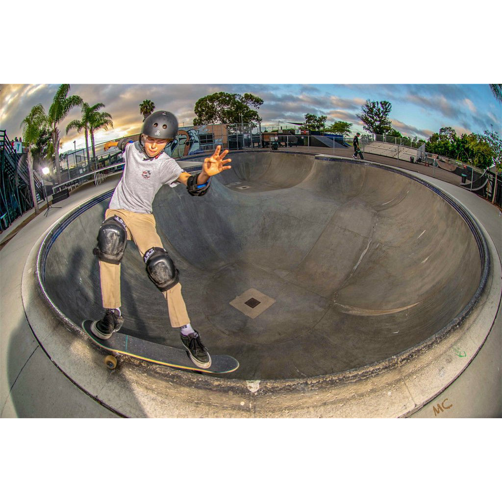Protective Gear (Skate) - T8 Helmet - Sweatsaver Cert - Carbon Rubber