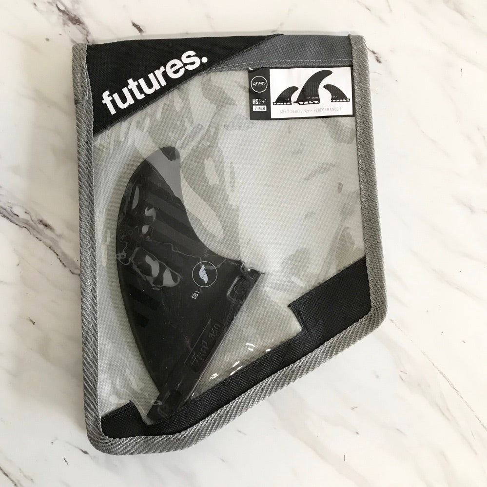 Futures - 2 + 1 with 7" Centre Fin (SB1 PAIR + PERFORMANCE 7") - C6 Alpha Black / Stripes