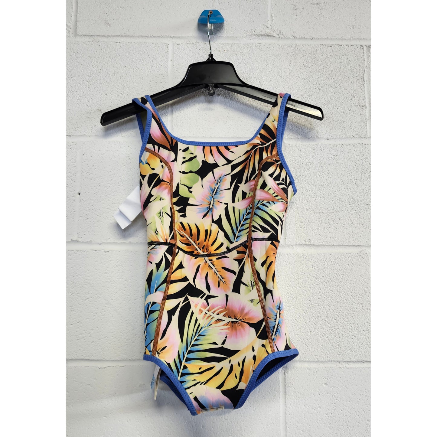 
                  
                    1mm Women's Billabong Reversible Seaker One Piece Springsuit - Paradise Multi
                  
                
