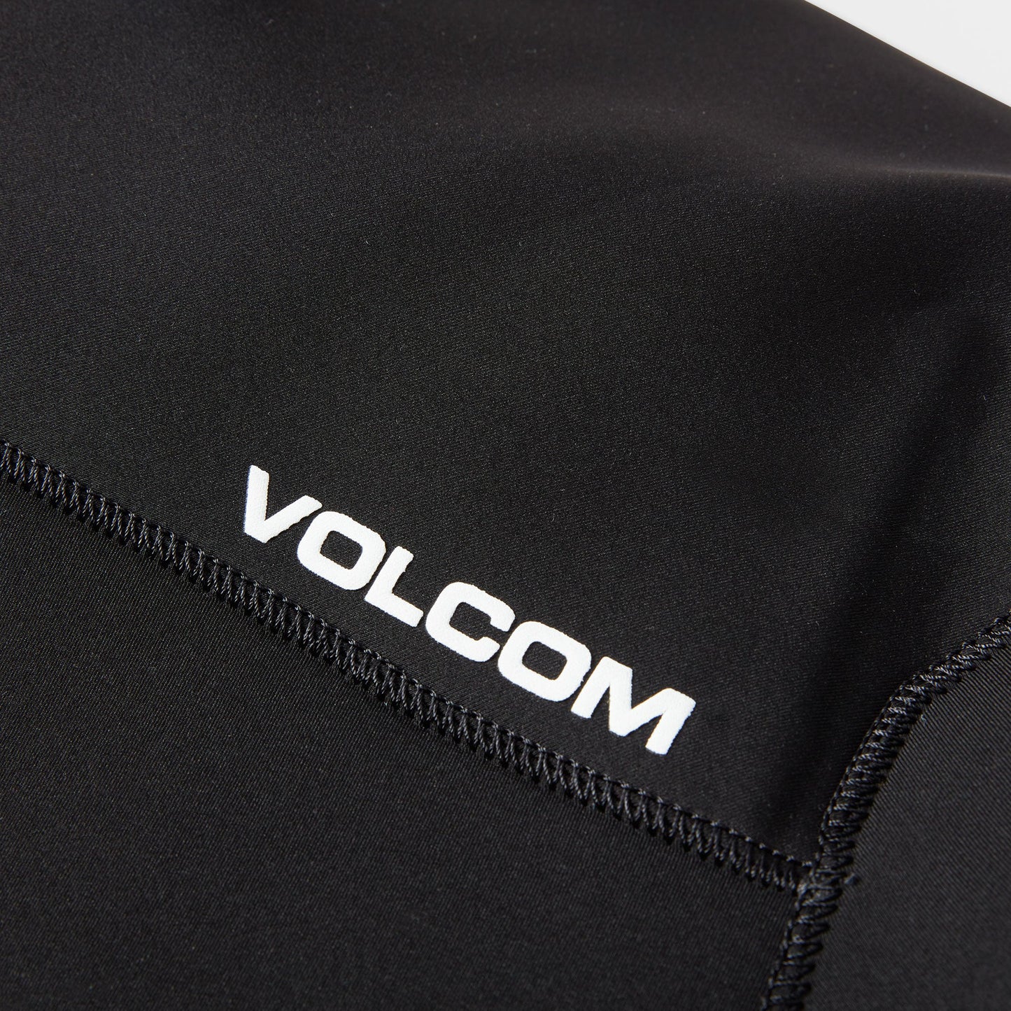 
                  
                    2/2 mm Men's Volcom Modulator Long sleeve full length wetsuit Chest Zip - Surf Ontario
                  
                