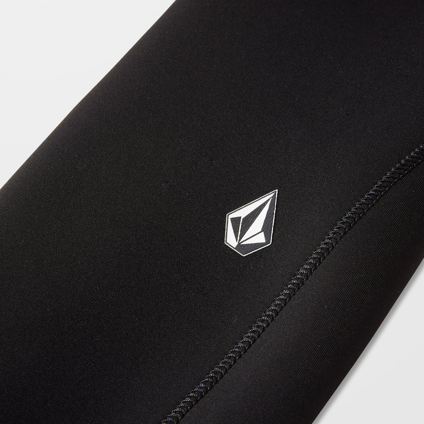 
                  
                    2/2 mm Men's Volcom Modulator Long sleeve full length wetsuit Chest Zip - Surf Ontario
                  
                