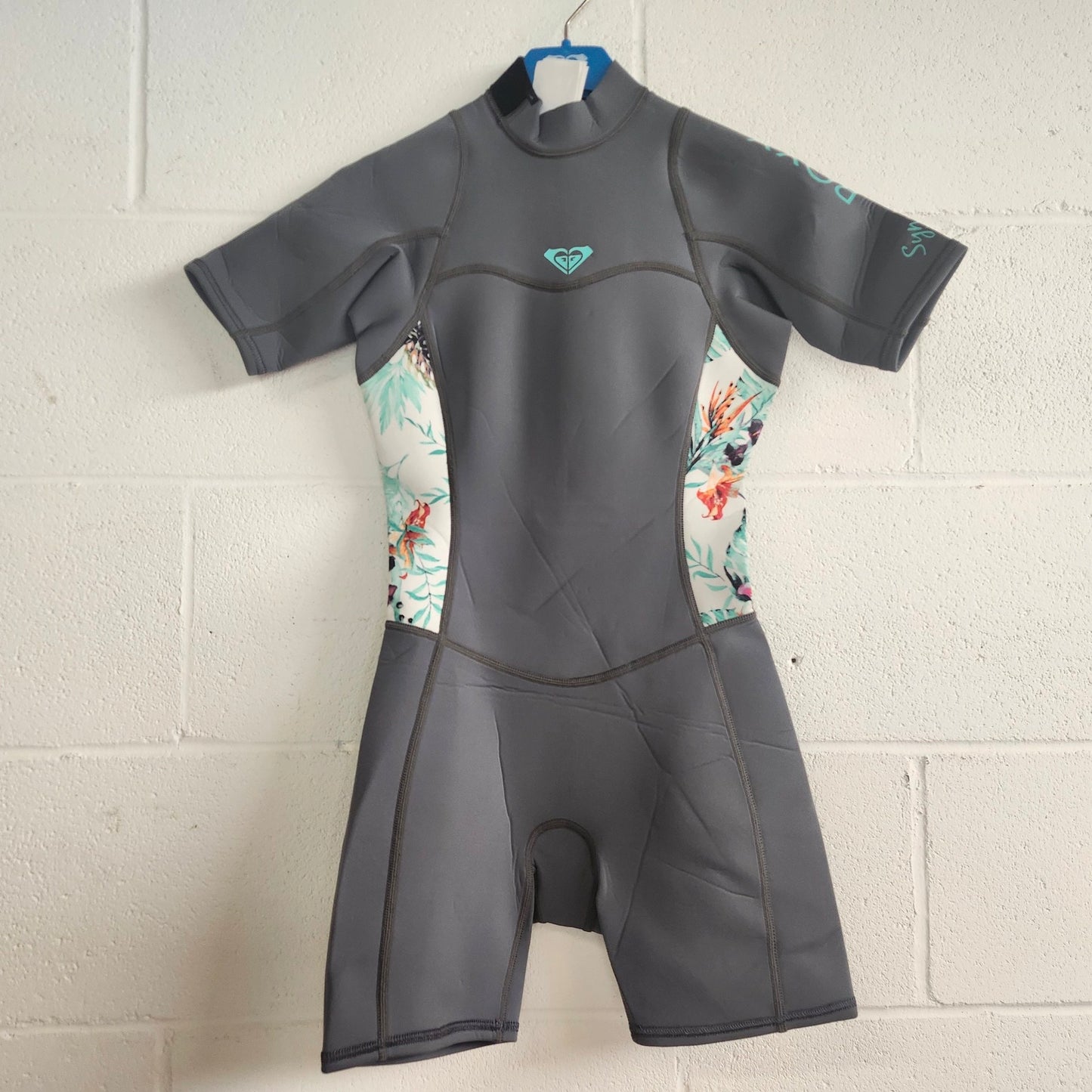 
                  
                    2mm Girl's Roxy Syncro Short Sleeve Spring Wetsuit - Ash/Pistaccio
                  
                