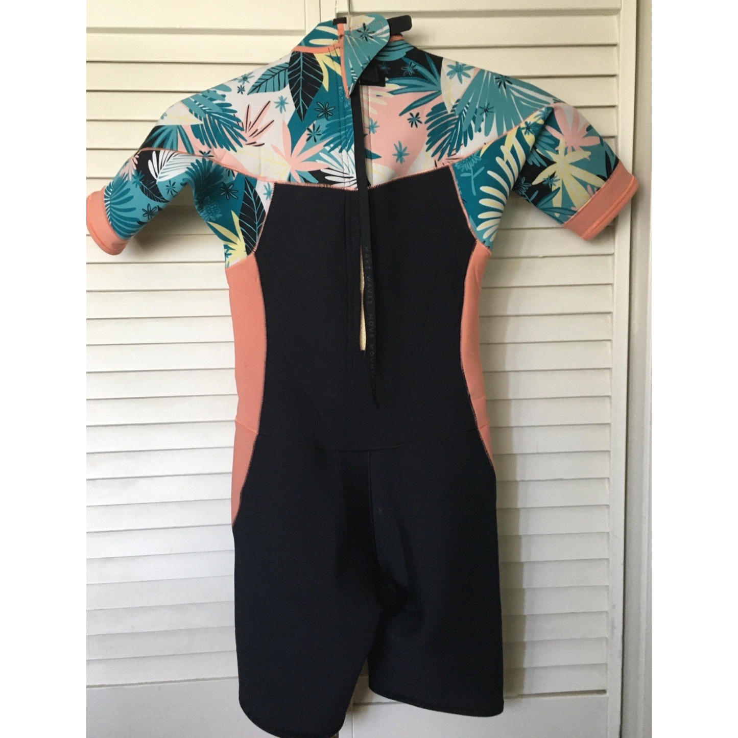 
                  
                    2mm Girl's Roxy Syncro Short Sleeve Spring Wetsuit - Green, peach, off white XKMY
                  
                