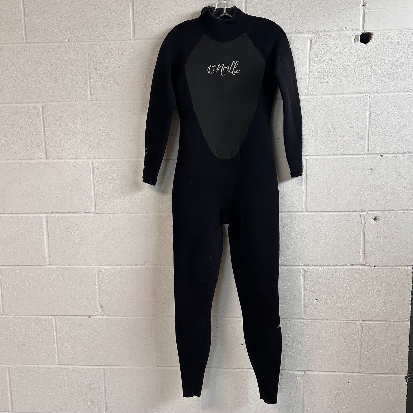 
                  
                    4/3 Womens O'Neill EPIC CT Back Zip Black - Size 12T - USED* 🏷️
                  
                