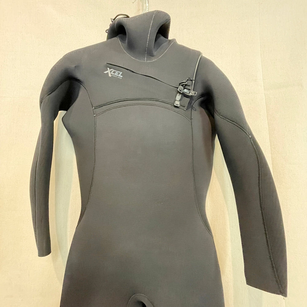 
                  
                    5.5/4.5 Men's XCEL Comp X Hooded Fullsuit - USED warranty repair* - LT
                  
                