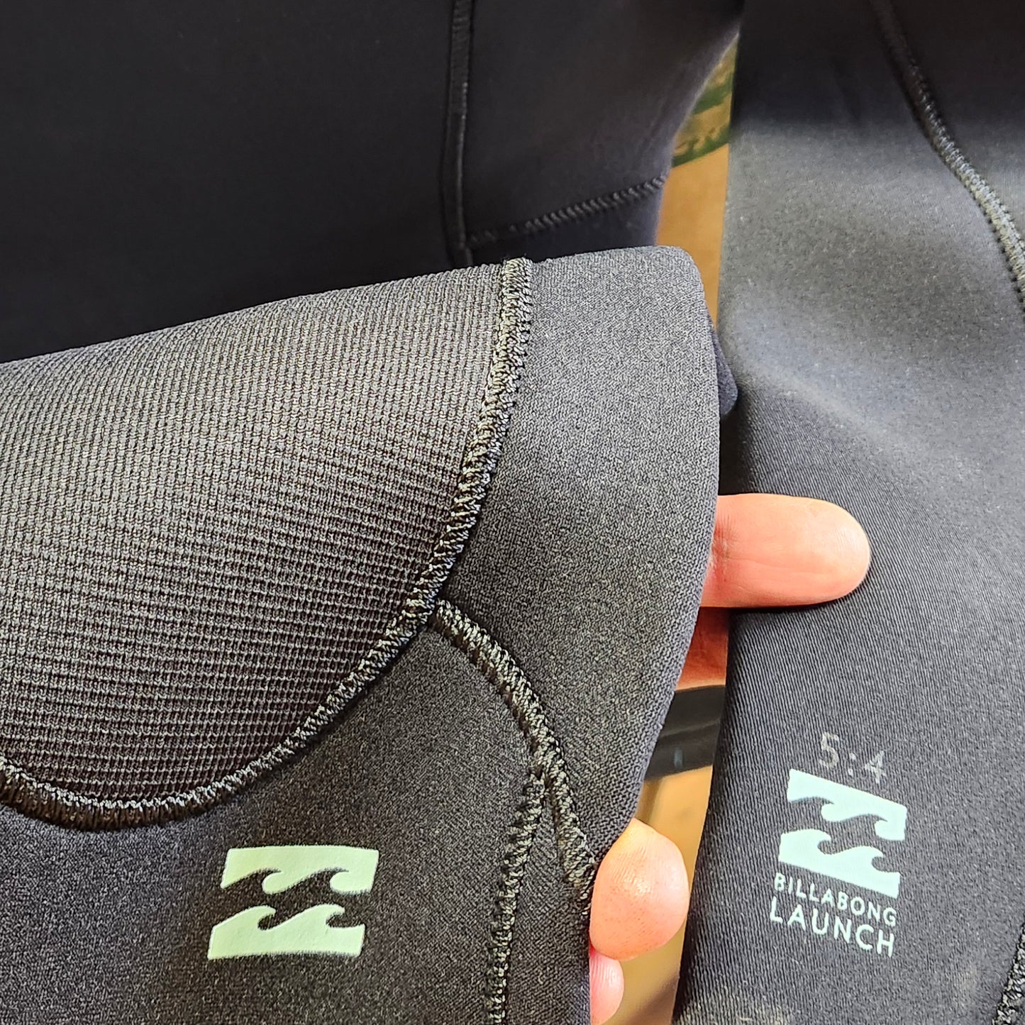 
                  
                    5/4 Women's Billabong Launch Back Zip GBS Full Wetsuit (Blue logo)
                  
                