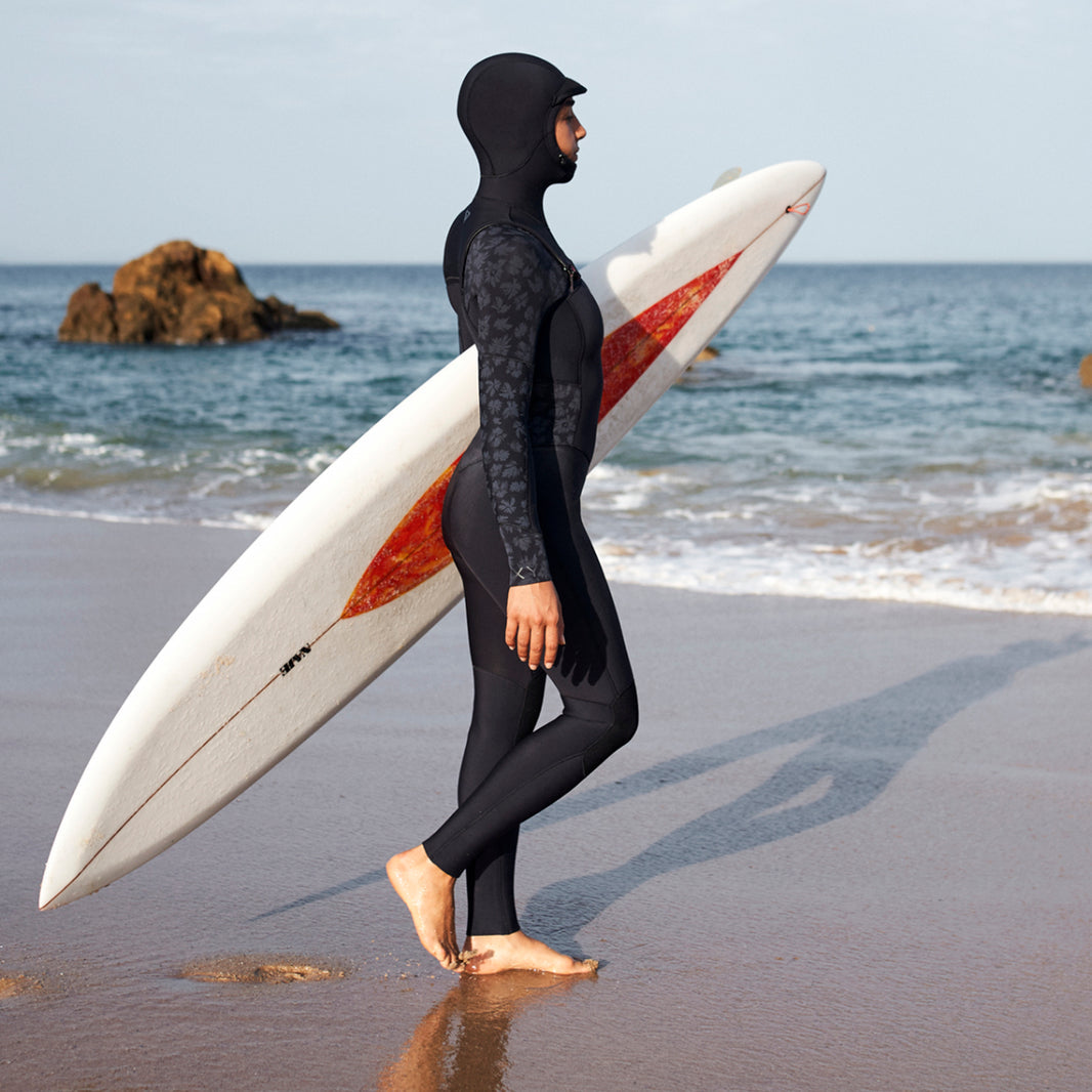 
                  
                    5/4/3mm Roxy Swell Series Hooded Chest-Zip Wetsuit
                  
                