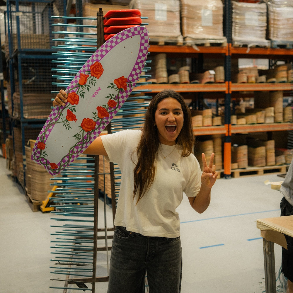 
                  
                    YOW Sophia Medina Roses Fish 32.5" Surfskate
                  
                
