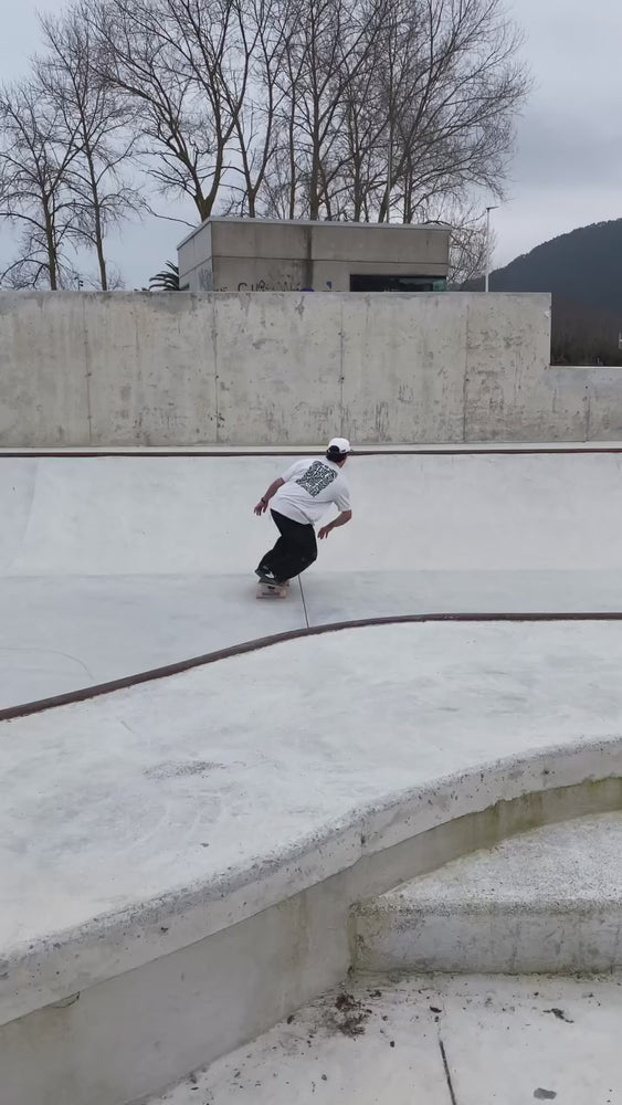 
                  
                    Load and play video in Gallery viewer, YOW Skalle Mini 30,5&amp;quot; Christenson x Yow Surfskate
                  
                