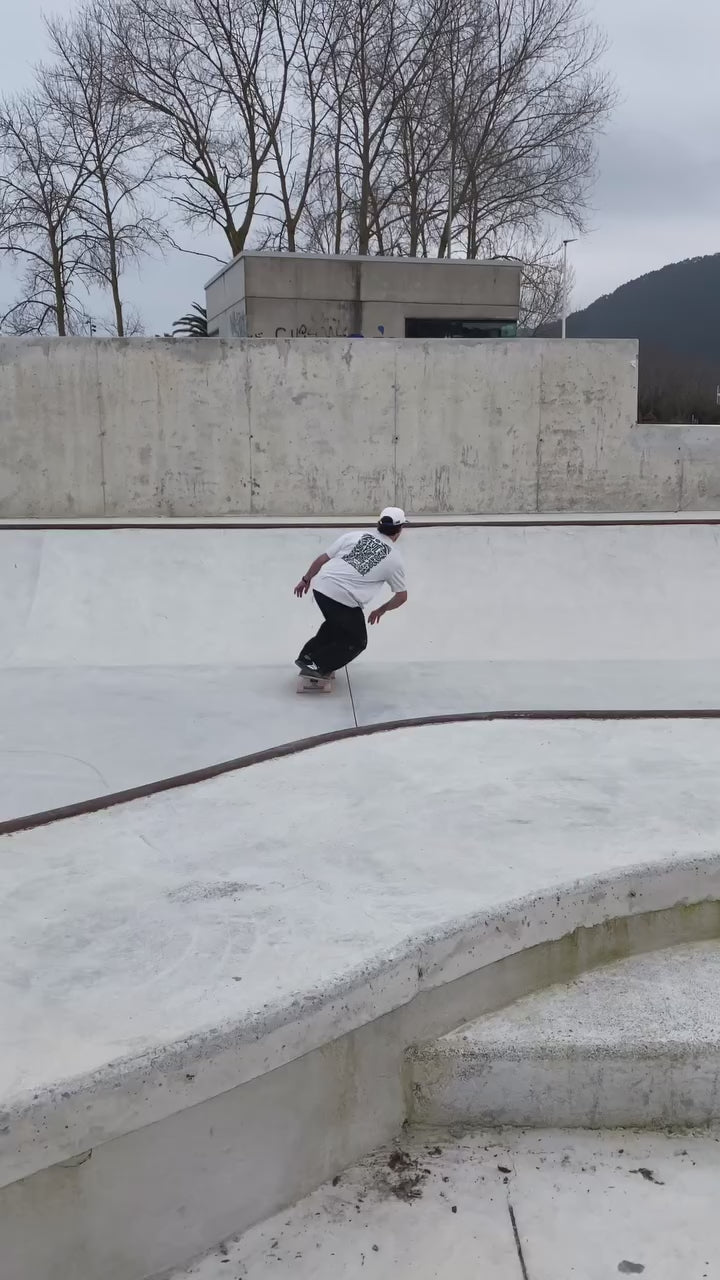 
                  
                    Load and play video in Gallery viewer, YOW Skalle Mini 30,5&amp;quot; Christenson x Yow Surfskate
                  
                