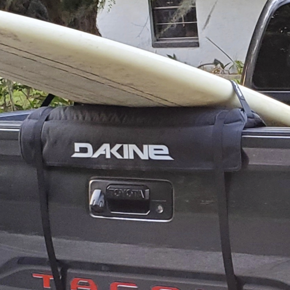 
                  
                    Tie Downs / Straps - Dakine Tailgate Surf Pad
                  
                