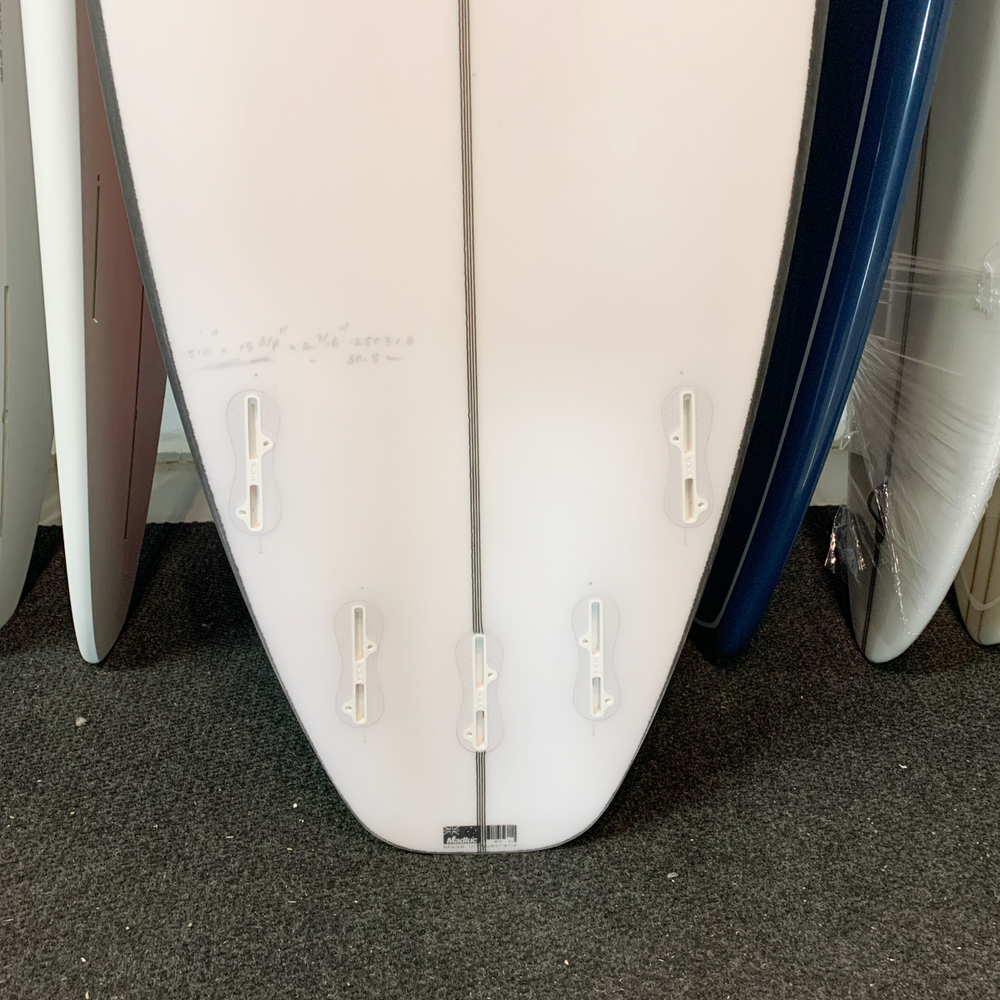 JS Industries - Blak Box 3 - 5'10 Squash Tail PU - 5 FCS2 – Surf