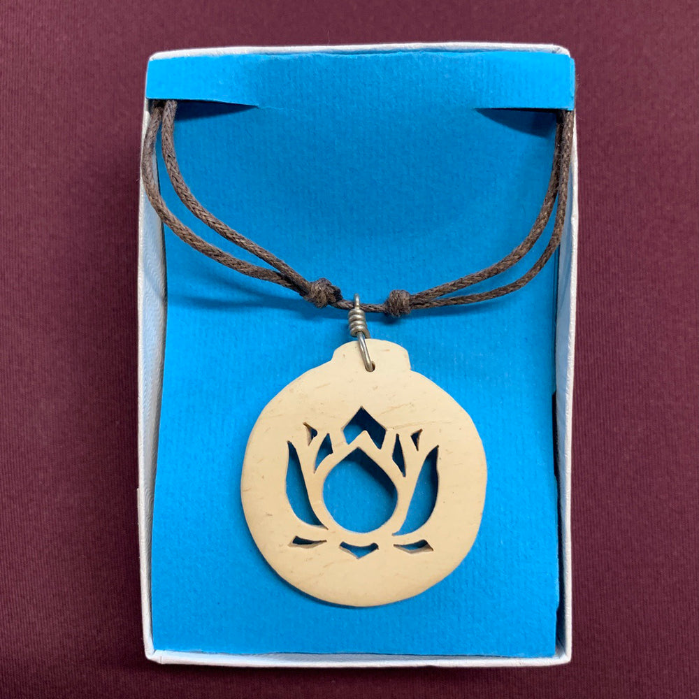 Jewellery - One Heart - Necklace - Coconut pendant